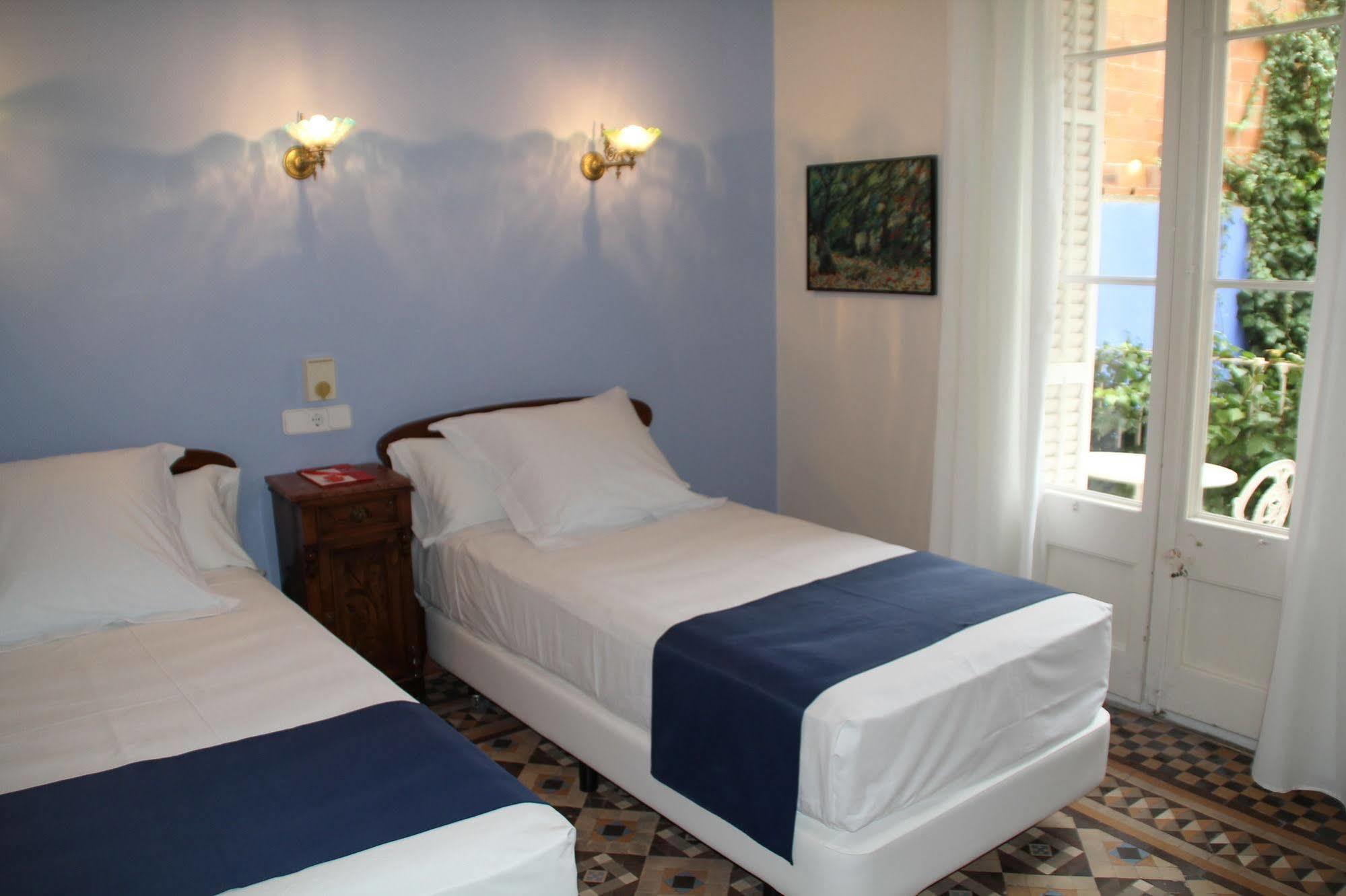 Hotel Medium Renaixenca Ситжес Екстериор снимка