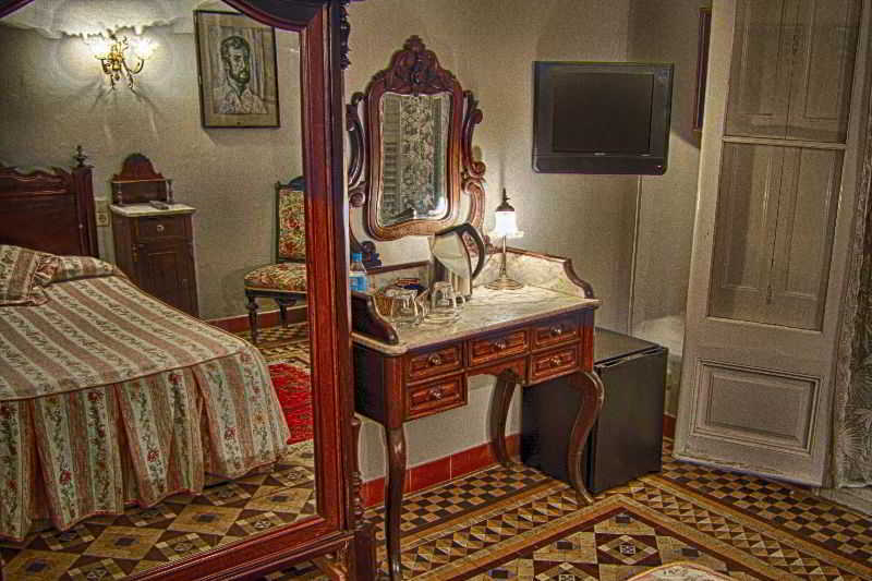 Hotel Medium Renaixenca Ситжес Екстериор снимка